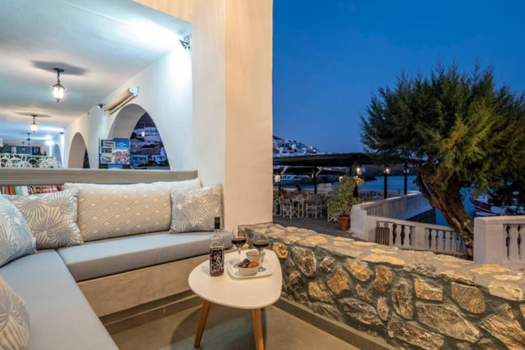 Casa Tholari Al Mare Villa Pera Gyalos Екстериор снимка
