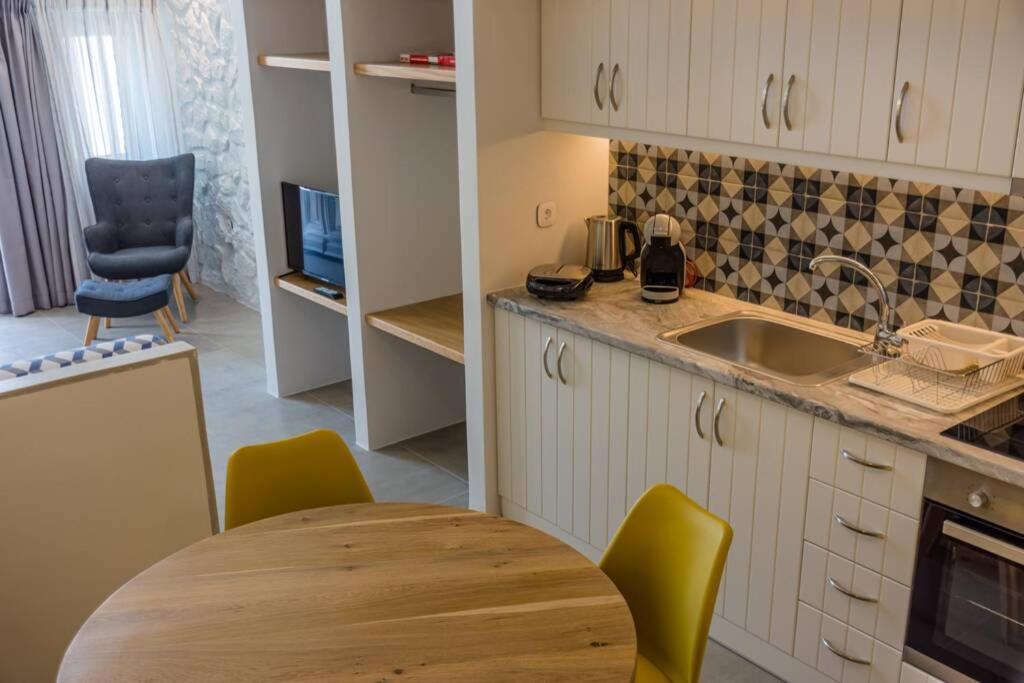 Casa Tholari Al Mare Villa Pera Gyalos Екстериор снимка